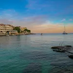 Zora Panoramic View Bed and Breakfast Μίλνα